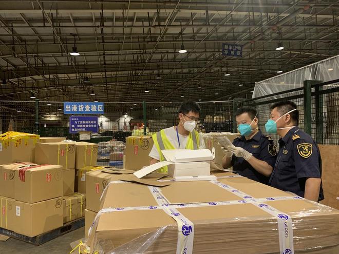 成都1-8月貨物貿(mào)易進出口總值突破5470億元，同比增長7.1%，國內(nèi)貿(mào)易代理業(yè)務(wù)助力穩(wěn)定增長
